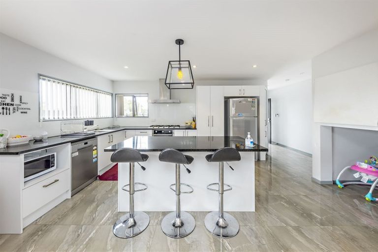 Photo of property in 51 Tarapiroe Avenue, Takanini, 2112