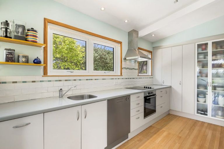 Photo of property in 94 Saddleback Rise, Murrays Bay, Auckland, 0630