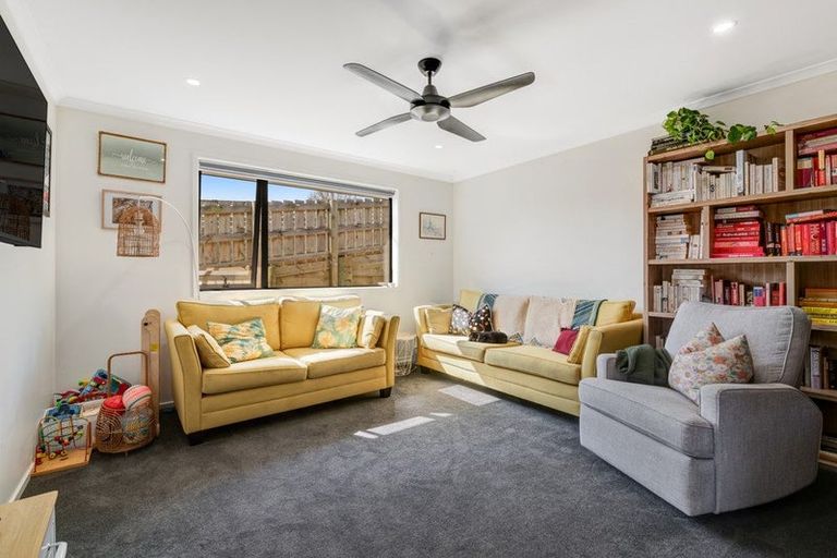 Photo of property in 9 St Julia Court, Helensville, 0800