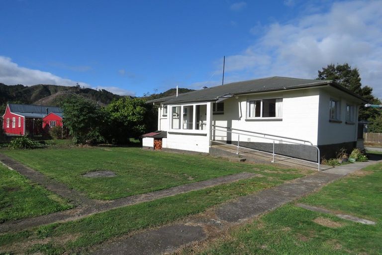 Photo of property in 51 Victory Street, Reefton, 7830