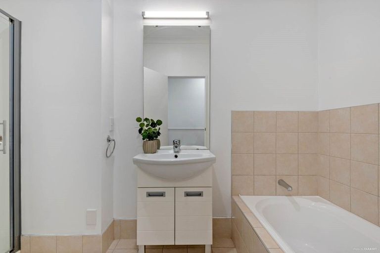 Photo of property in 3/44 Carlos Drive, Flat Bush, Auckland, 2016