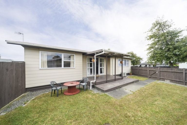 Photo of property in 33 Suzanne Grove, Kelvin Grove, Palmerston North, 4414