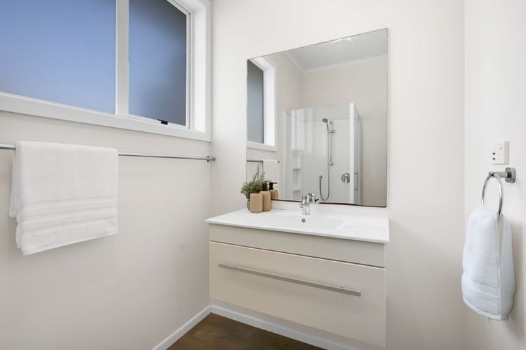 Photo of property in 33 Upjohn Street, Brooklands, New Plymouth, 4310