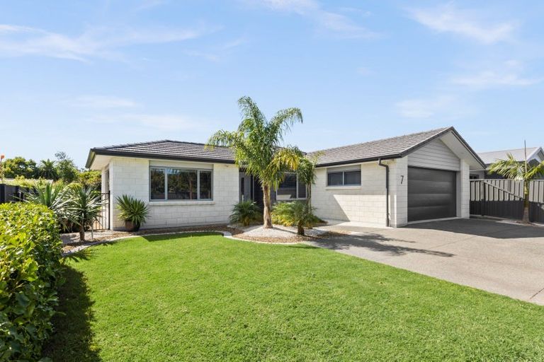 Photo of property in 7 Percy Berry Place, Havelock North, 4130