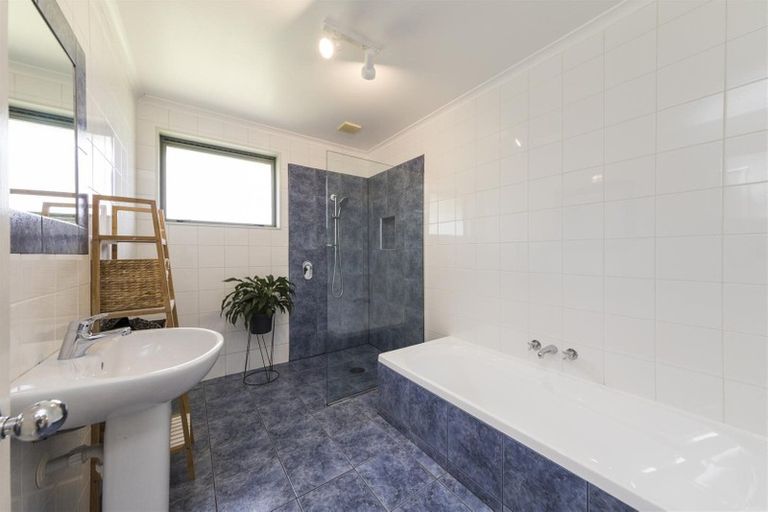 Photo of property in 19 Barnett Drive, Marton, 4710