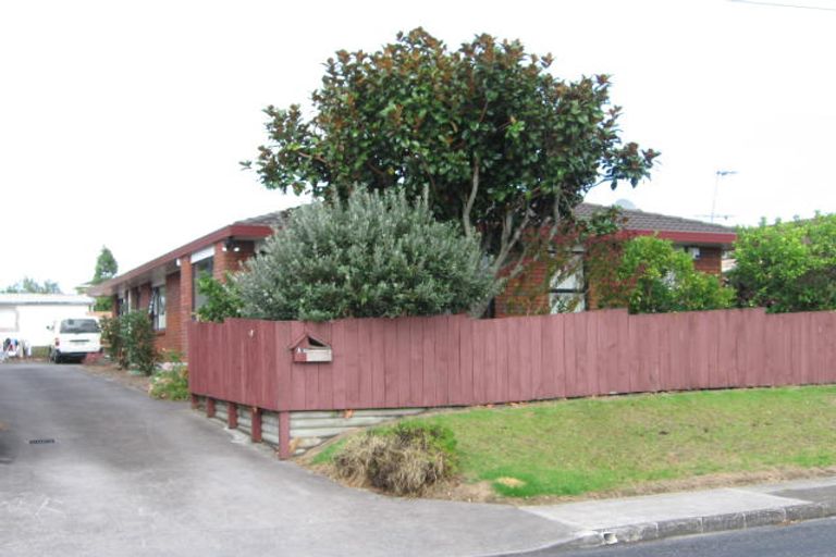 Photo of property in 1a Grainger Road, Te Atatu South, Auckland, 0610