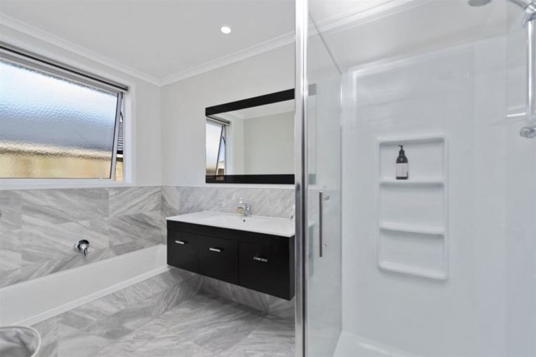 Photo of property in 39 Awatira Drive, Papamoa Beach, Papamoa, 3118