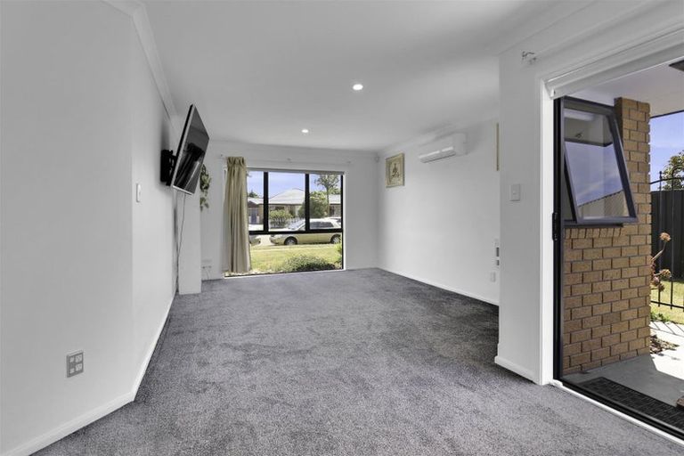 Photo of property in 516 Bower Avenue, Parklands, Christchurch, 8083