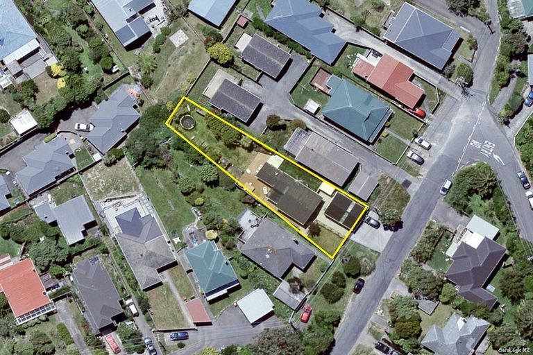 Photo of property in 10 Tarawera Road, Johnsonville, Wellington, 6037