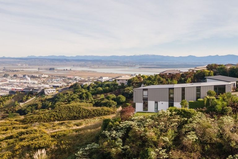 Photo of property in 376 Princes Drive, Britannia Heights, Nelson, 7010