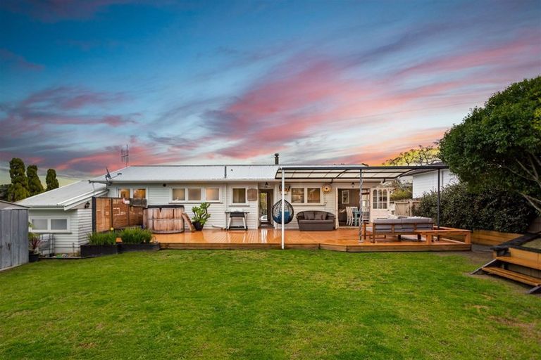 Photo of property in 6 Vina Place, Massey, Auckland, 0614