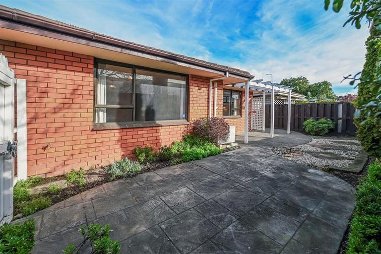 Photo of property in 3/22 Lake Terrace Road, Burwood, Christchurch, 8061