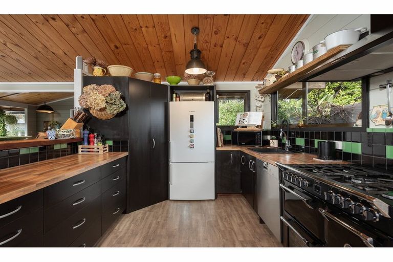 Photo of property in 3 Pamir Place, Welcome Bay, Tauranga, 3112