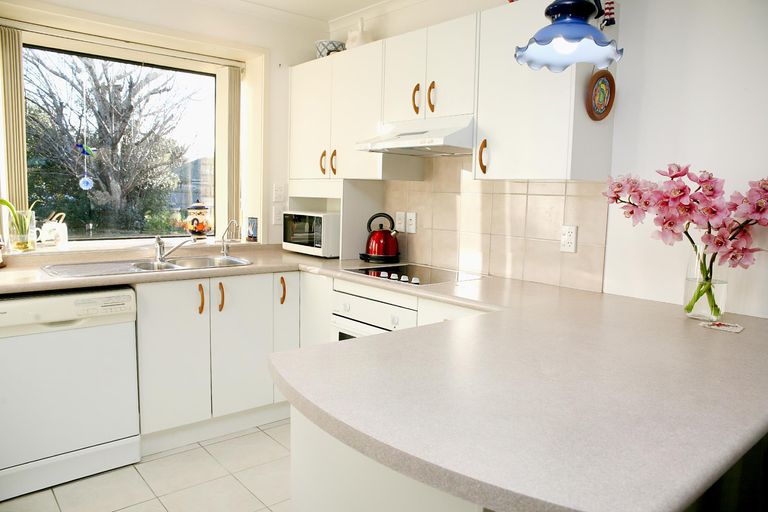 Photo of property in 13 Anton Place, Takanini, 2112