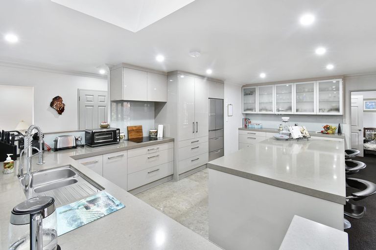 Photo of property in 113 Rushgreen Avenue, Pahurehure, Papakura, 2113