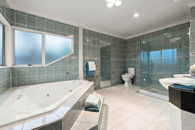 Photo of property in 26 Anaheim Boulevard, Shamrock Park, Auckland, 2016