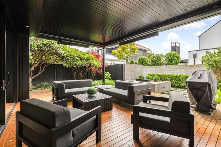 Photo of property in 18 Roa Road, Fendalton, Christchurch, 8041