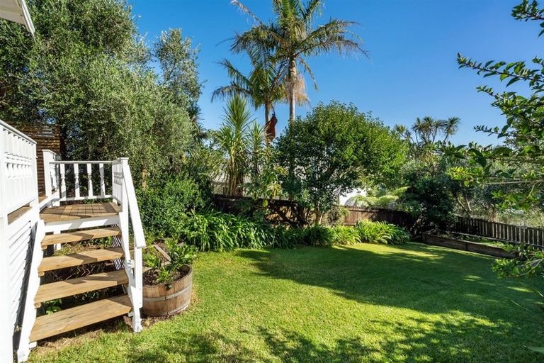 Photo of property in 7 Rodney Road, Northcote Point, Auckland, 0627