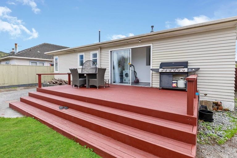 Photo of property in 11 Russell Road, Wainuiomata, Lower Hutt, 5014