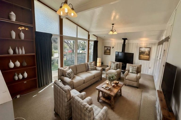 Photo of property in 81 Edmonton Road, Henderson, Auckland, 0612