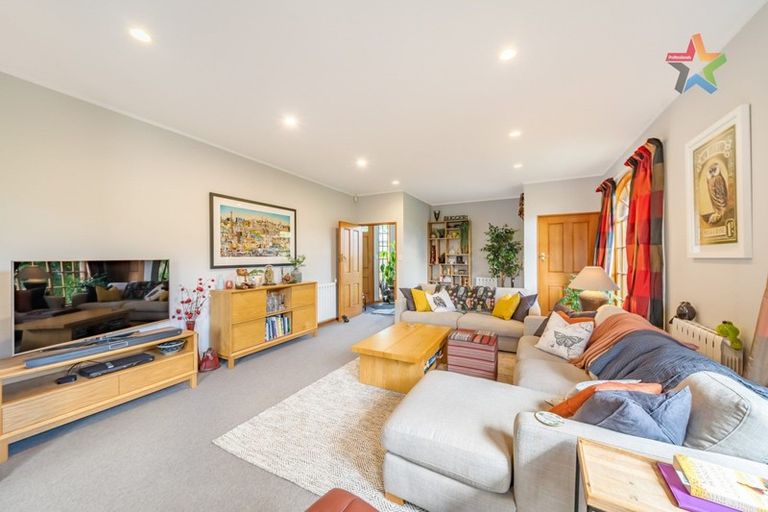 Photo of property in 2a Hobbs Grove, Epuni, Lower Hutt, 5011