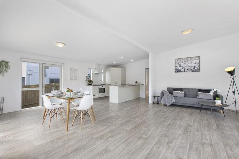 Photo of property in 100a Simpson Road, Papamoa Beach, Papamoa, 3118