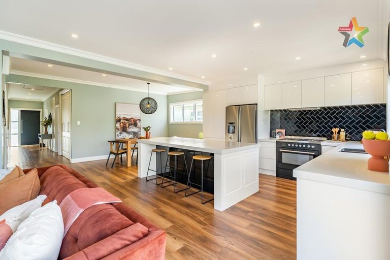 Photo of property in 42 Kensington Avenue, Petone, Lower Hutt, 5012