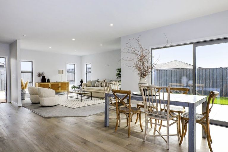 Photo of property in 9 Cassin Place, Taradale, Napier, 4112