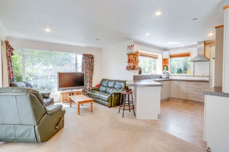 Photo of property in 2 Thoresby Mews, Avonhead, Christchurch, 8042