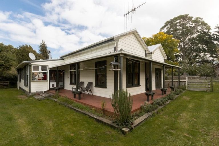 Photo of property in 832 Mako Mako Road, Pahiatua, 4983