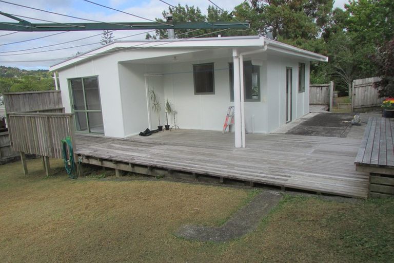 Photo of property in 14 Stottholm Road, Titirangi, Auckland, 0604