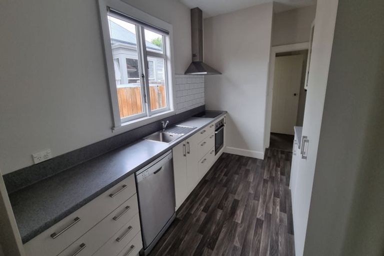 Photo of property in 2/124 Osborne Street, Waltham, Christchurch, 8011