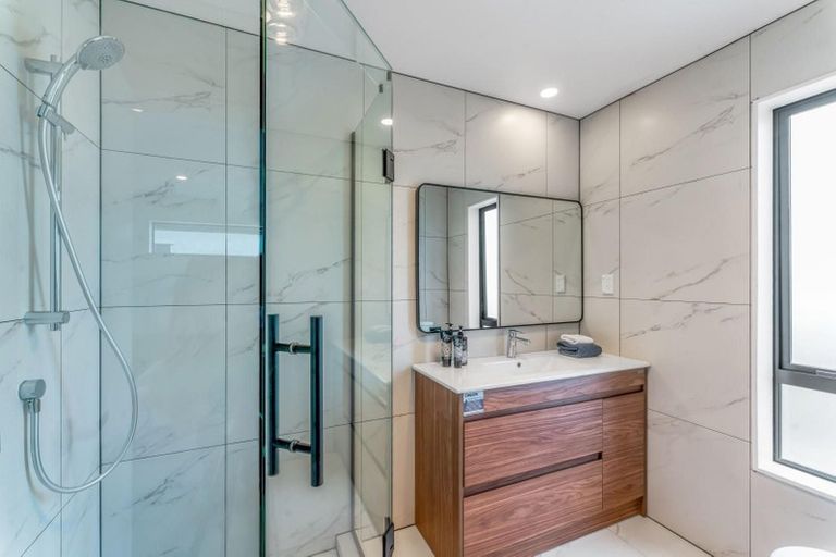 Photo of property in 28 Matahae Drive, Flat Bush, Auckland, 2019