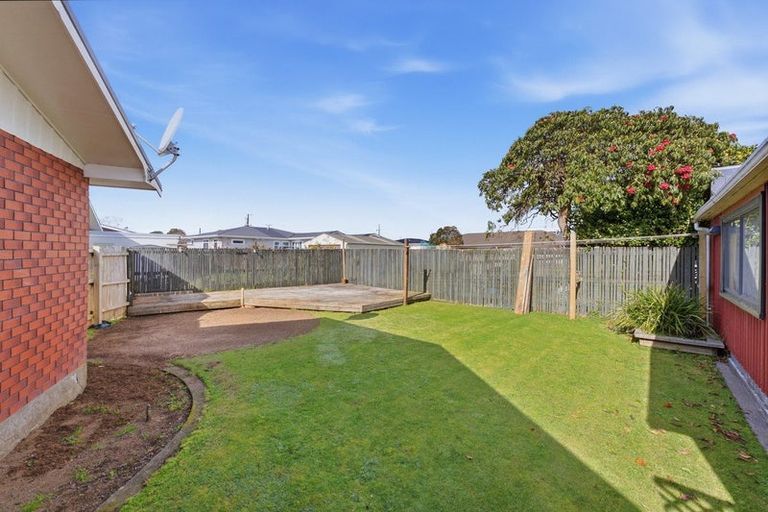 Photo of property in 21 Truby King Street, Merrilands, New Plymouth, 4312