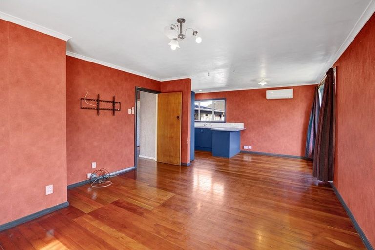 Photo of property in 9 Malone Place, Hawera, 4610