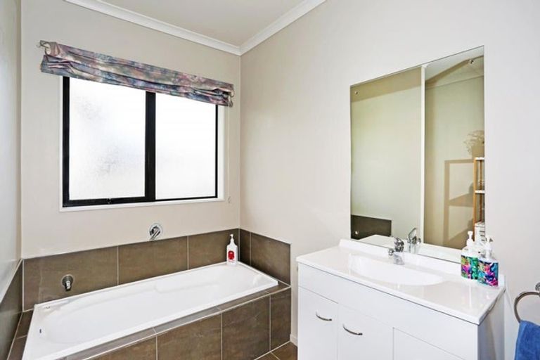 Photo of property in 19a Prospect Terrace, Pukekohe, 2120