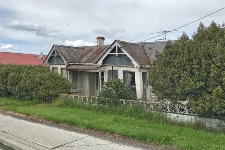 Photo of property in 235 Clyde Street, Balclutha, 9230