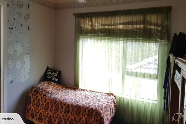 Photo of property in 5 Glendawn Place, Bayview, Auckland, 0629