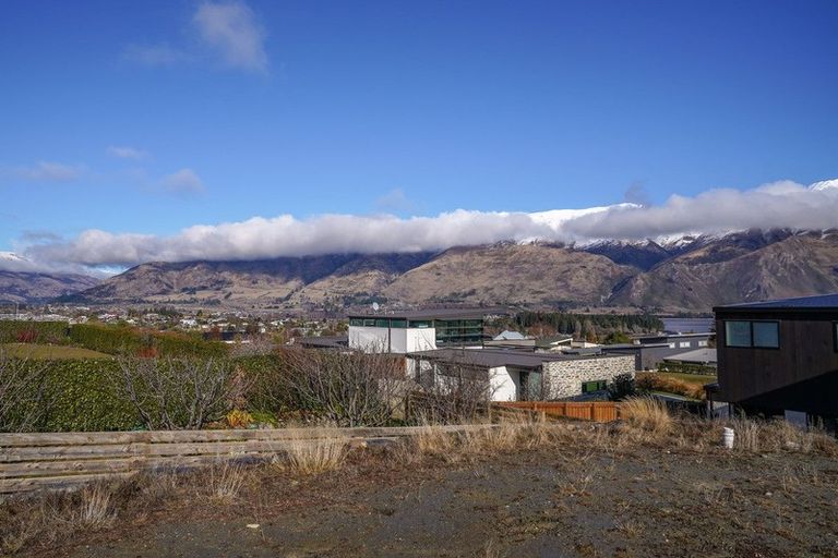 Photo of property in 16 Platinum Ridge, Wanaka, 9305