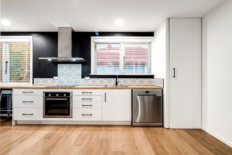 Photo of property in 47 Guildford Street, Burnside, Christchurch, 8053