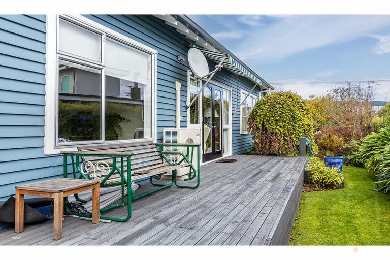 Photo of property in 12 Parsonage Road, Waimate, 7924