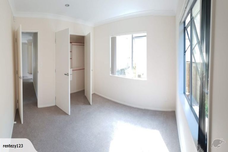 Photo of property in 30b Seacliffe Road, Hillsborough, Auckland, 1042