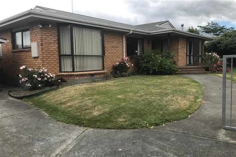 Photo of property in 2/2 Geraldo Place, Russley, Christchurch, 8042