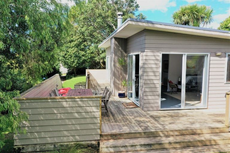 Photo of property in 52 Mako Avenue, Whiritoa, Whangamata, 3691