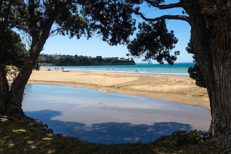 Photo of property in 1/14 Beechwood Road, Rothesay Bay, Auckland, 0630