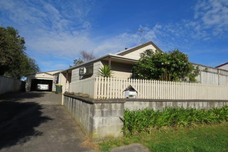 Photo of property in 36 Poplar Grove, Whalers Gate, New Plymouth, 4310