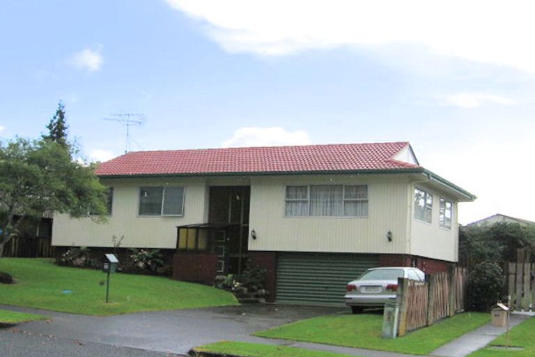 Photo of property in 38 Kurnell Drive, Botany Downs, Auckland, 2010