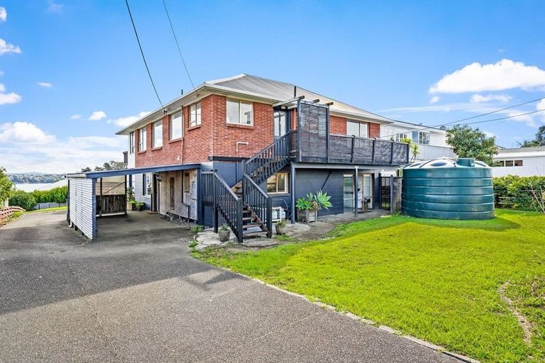 Photo of property in 1006 Whangaparaoa Road, Tindalls Beach, Whangaparaoa, 0930