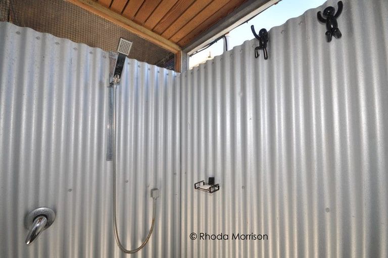 Photo of property in 76 Komiti Road, Tinopai, 0593