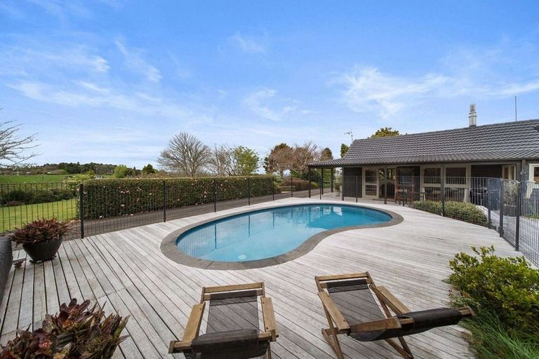 Photo of property in 382 Razorback Road, Pokeno, 2472